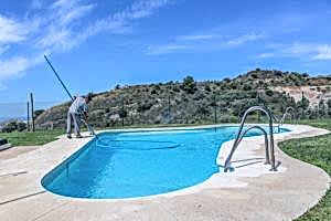 como-limpiar-el-fondo-de-la-piscina