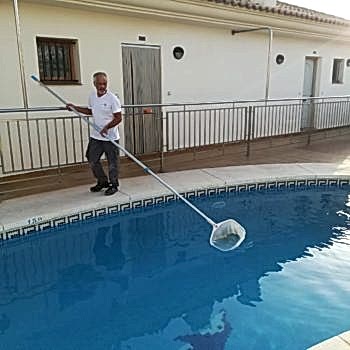 como-limpiar-el-fondo-de-la-piscina